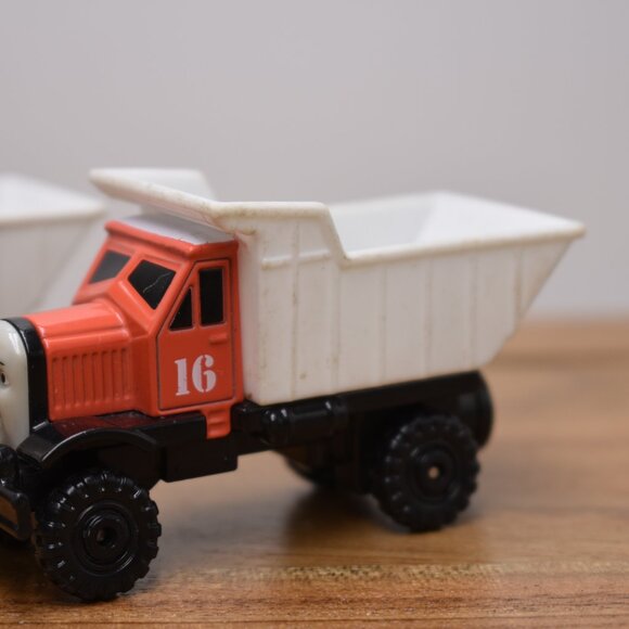 Max 15 N Monty 16 Trucks Diecast Take N Play Thomas & Friends Trains Engine 2010 - Picture 5 of 12